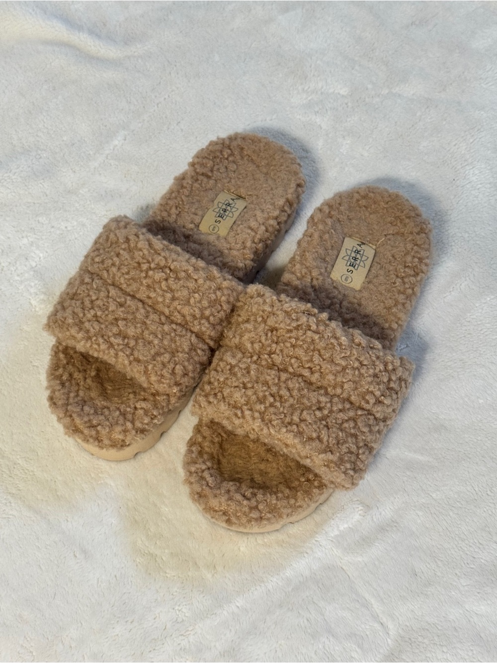 SERRA TEDDY SHERPA SLIDE SLIPPERS / COZY HOUSE SHOES / SIZE 8
